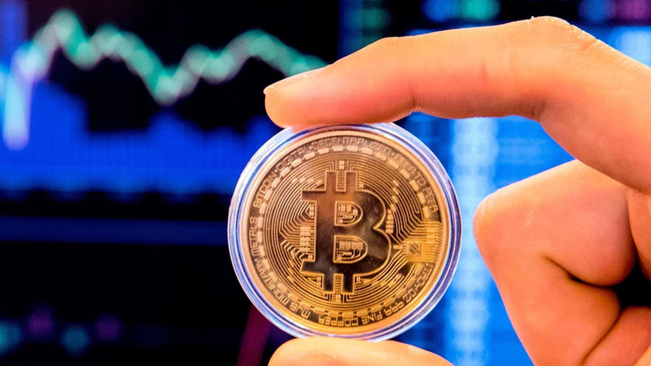 El bitcoin no deja de subir, pero un experto pronosticó que "es inminente" la ruptura de la criptomoneda