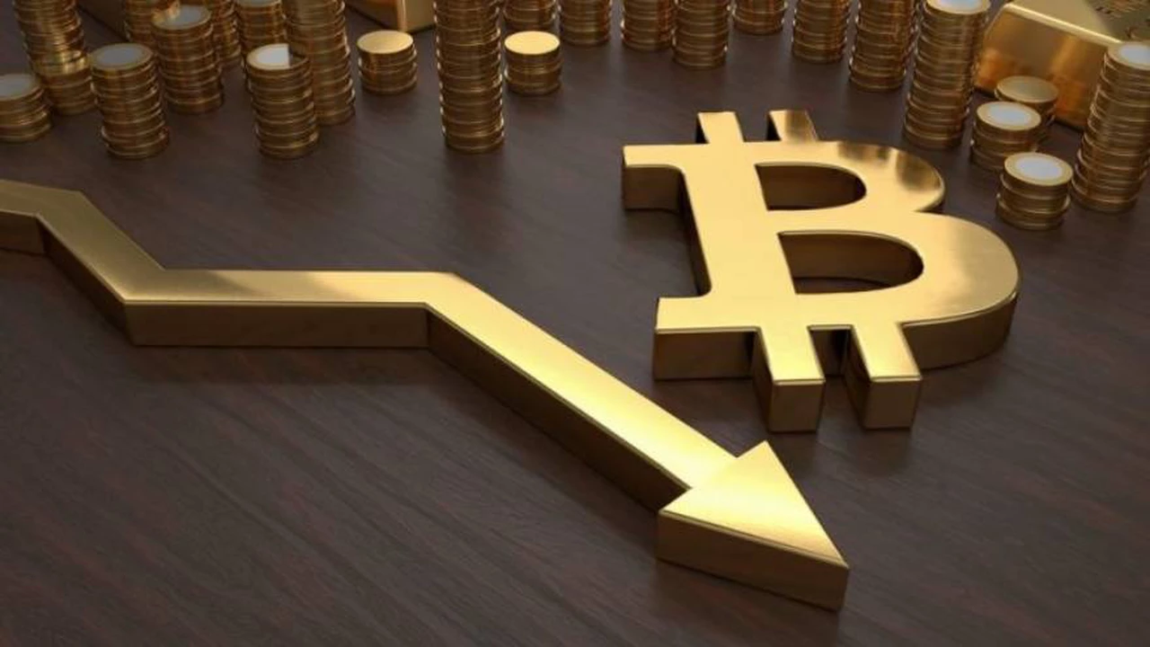 Derrumbe bitcoin: ¿cuál es la millonaria cifra perdida por inversores locales desde abril?
