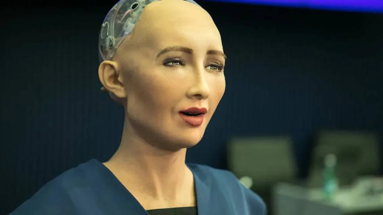 Histórico: cómo logró la robot Sophia ser la primera humanoide en crear "arte digital" en NFT