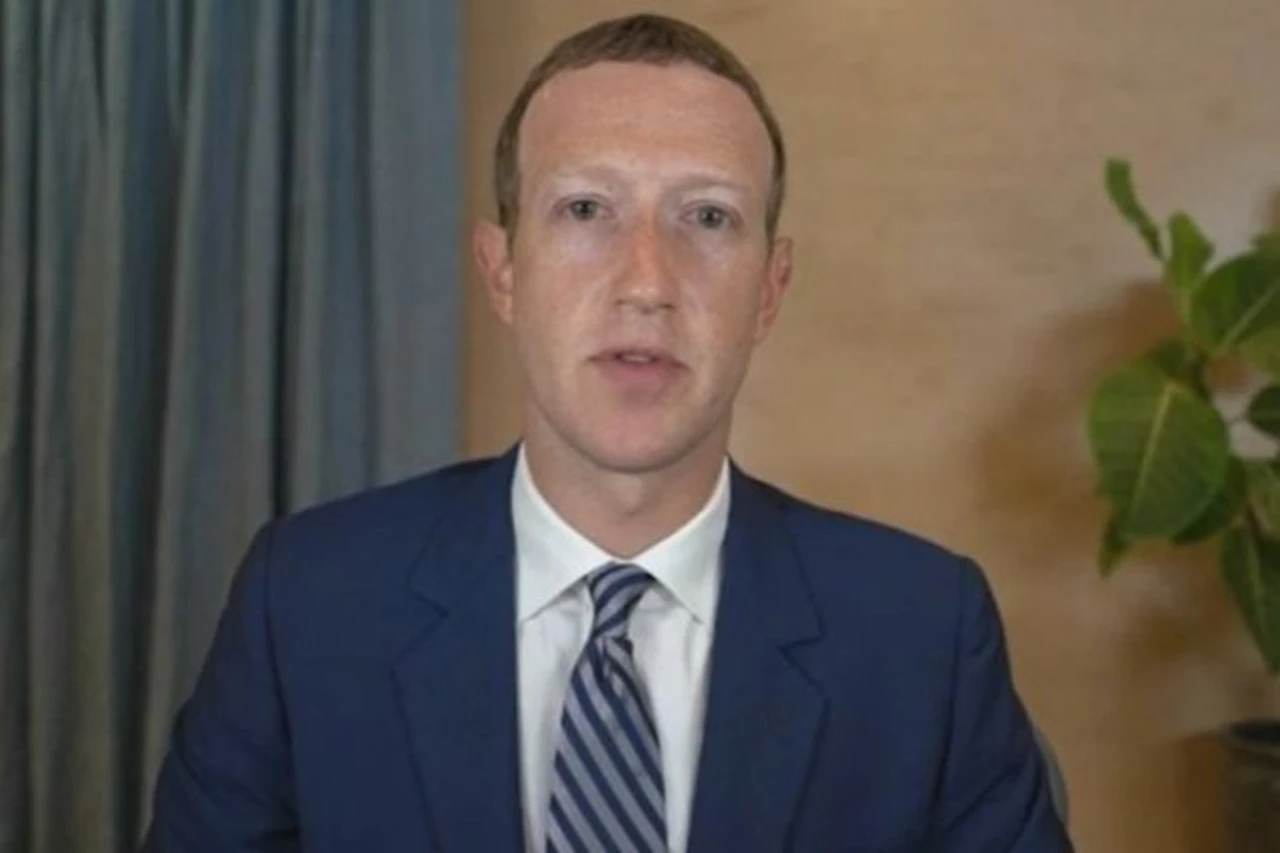 Insólito pedido de Mark Zuckerberg ante el Congreso de EE.UU. para luchar contra las "noticias falsas"