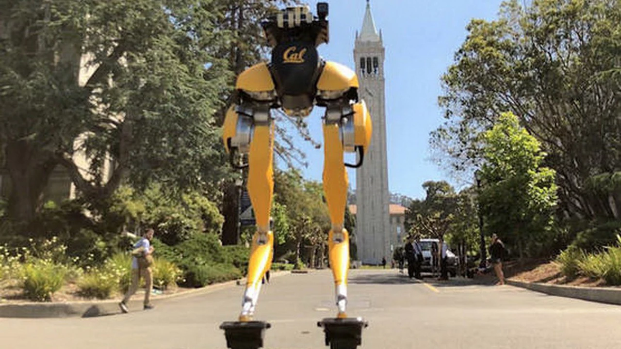 No dejan de sorprenderte: mirá cómo este robot aprendió a caminar por su propia cuenta
