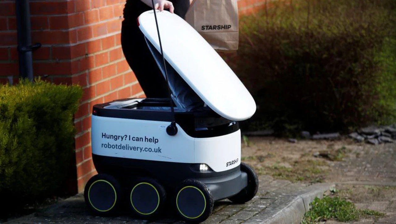 Tu próximo delivery te lo podría llevar un robot: mirá ejemplos ya existentes de eso