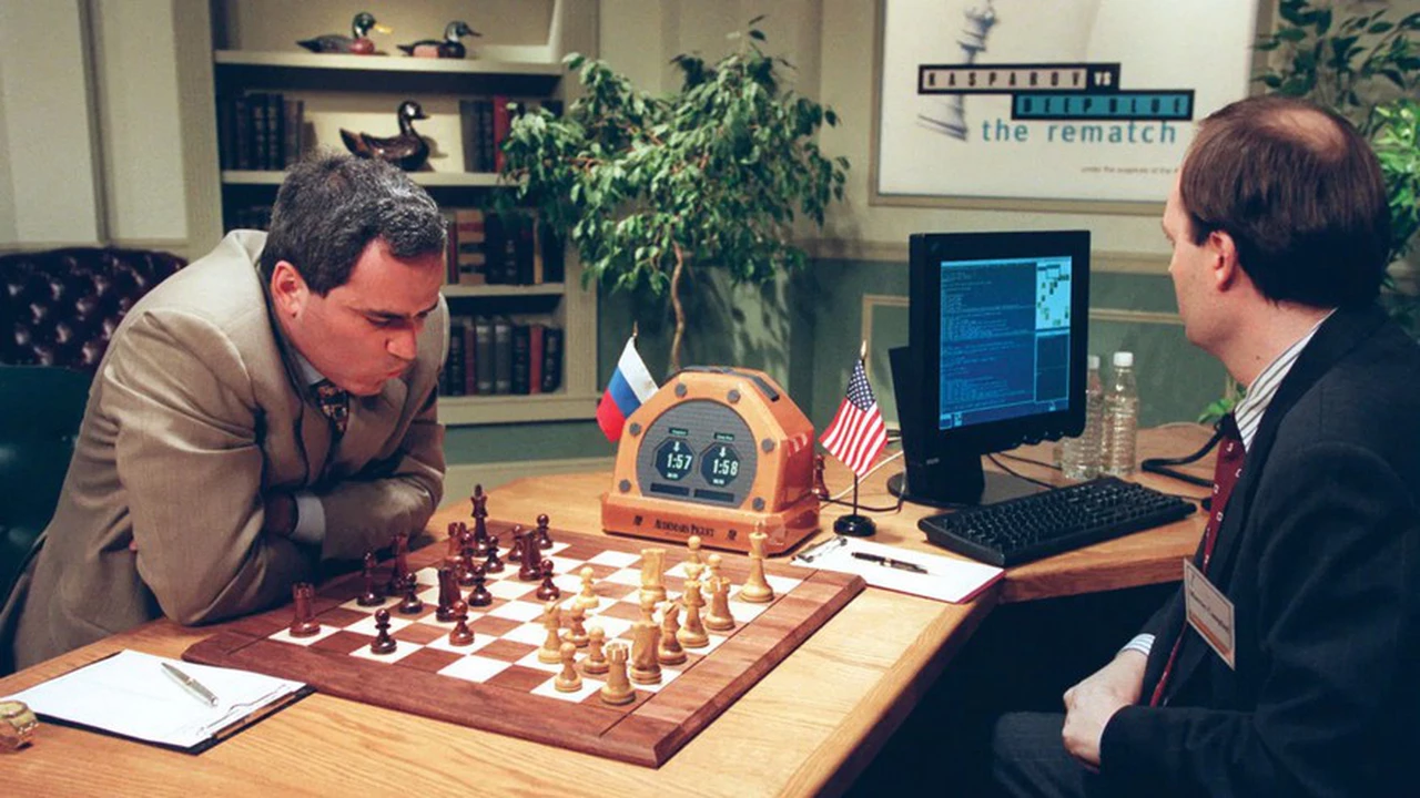 Un día como hoy el campeón mundial de ajedrez fue derrotado por una "supercomputadora"