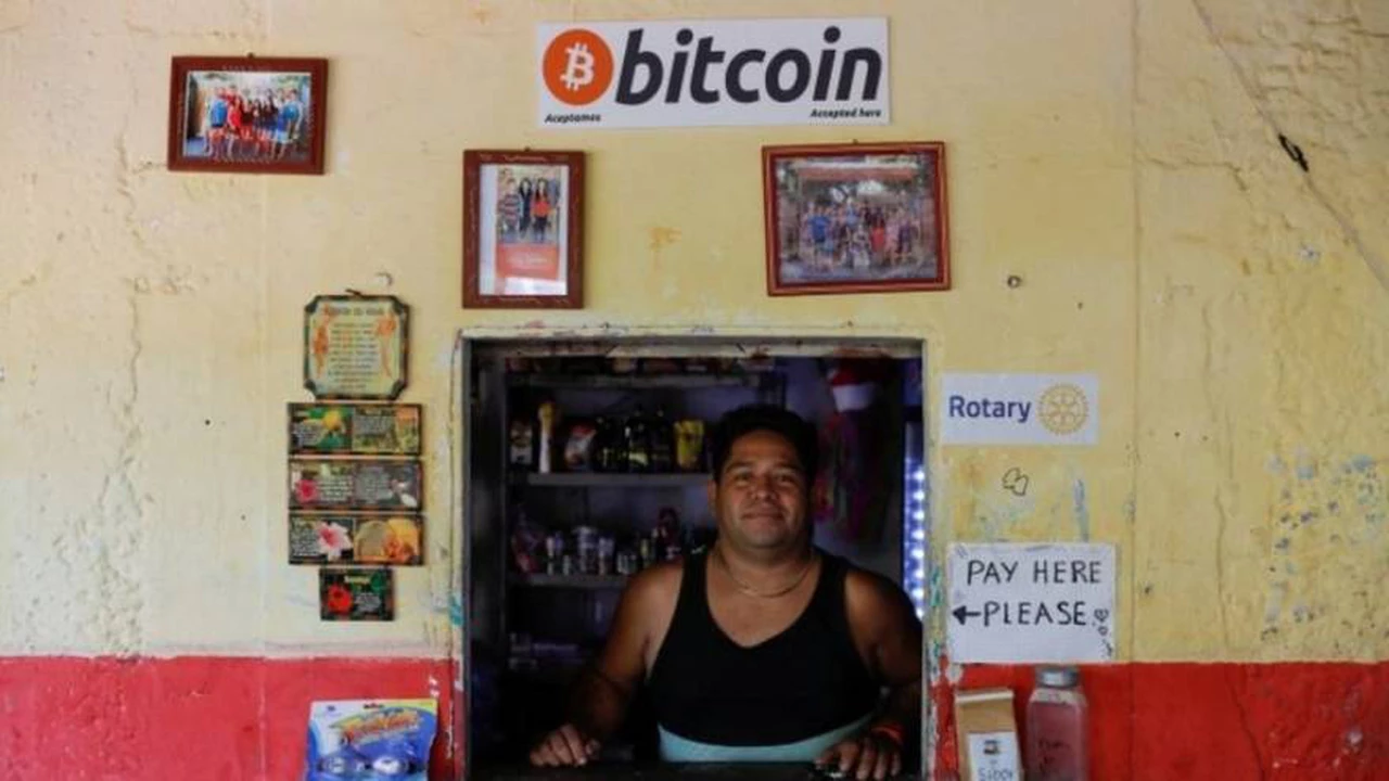 Análisis: ¿ha ganado o perdido dólares El Salvador con la compra de bitcoins?