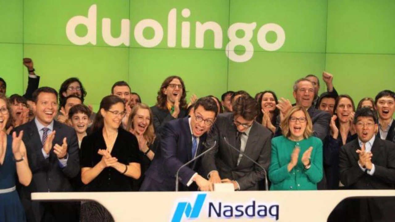 ¿Por qué Duolingo, la app de aprendizaje de idiomas, debutó en Bolsa con valoración récord?