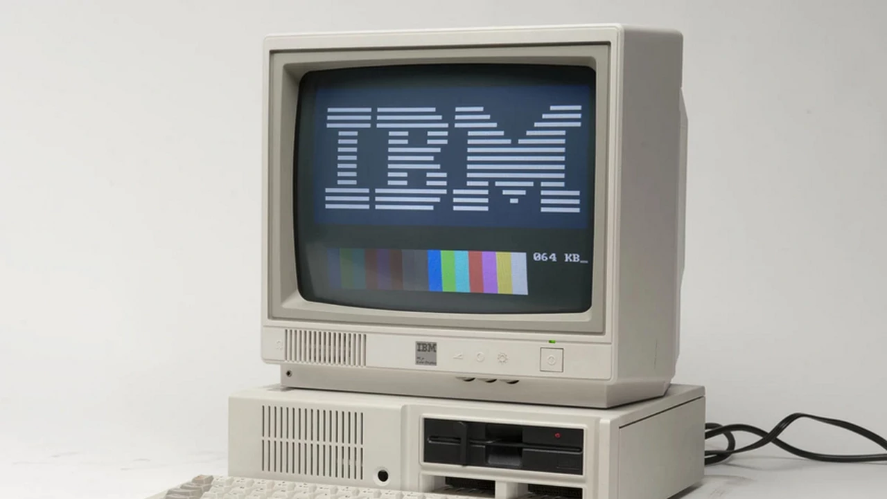 Un día como hoy nació una computadora que marcó el camino de IBM