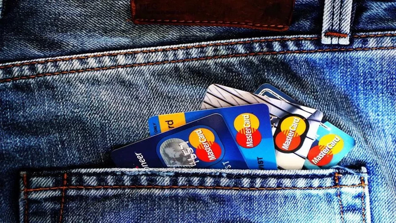 AFIP, imparable: a partir de qué monto "controlará tus gastos" con tarjeta de crédito en noviembre