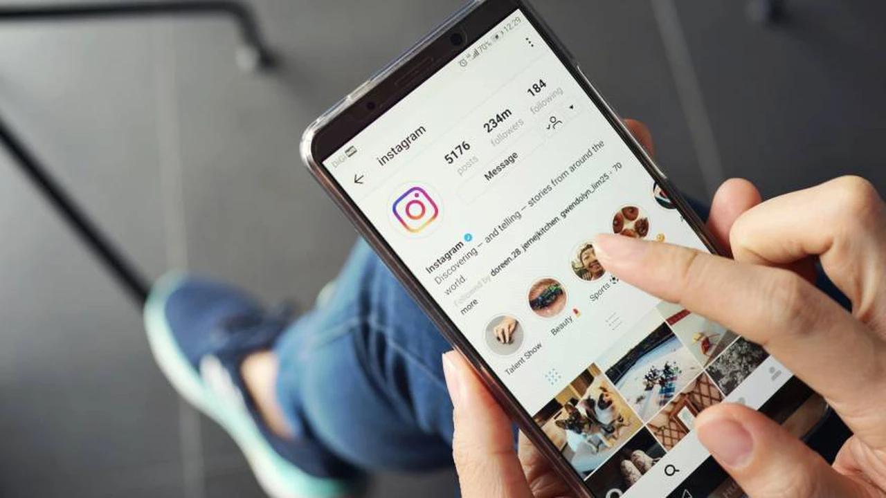 La red social Instagram añadió la posibilidad de compartir historias de más de 15 segundos
