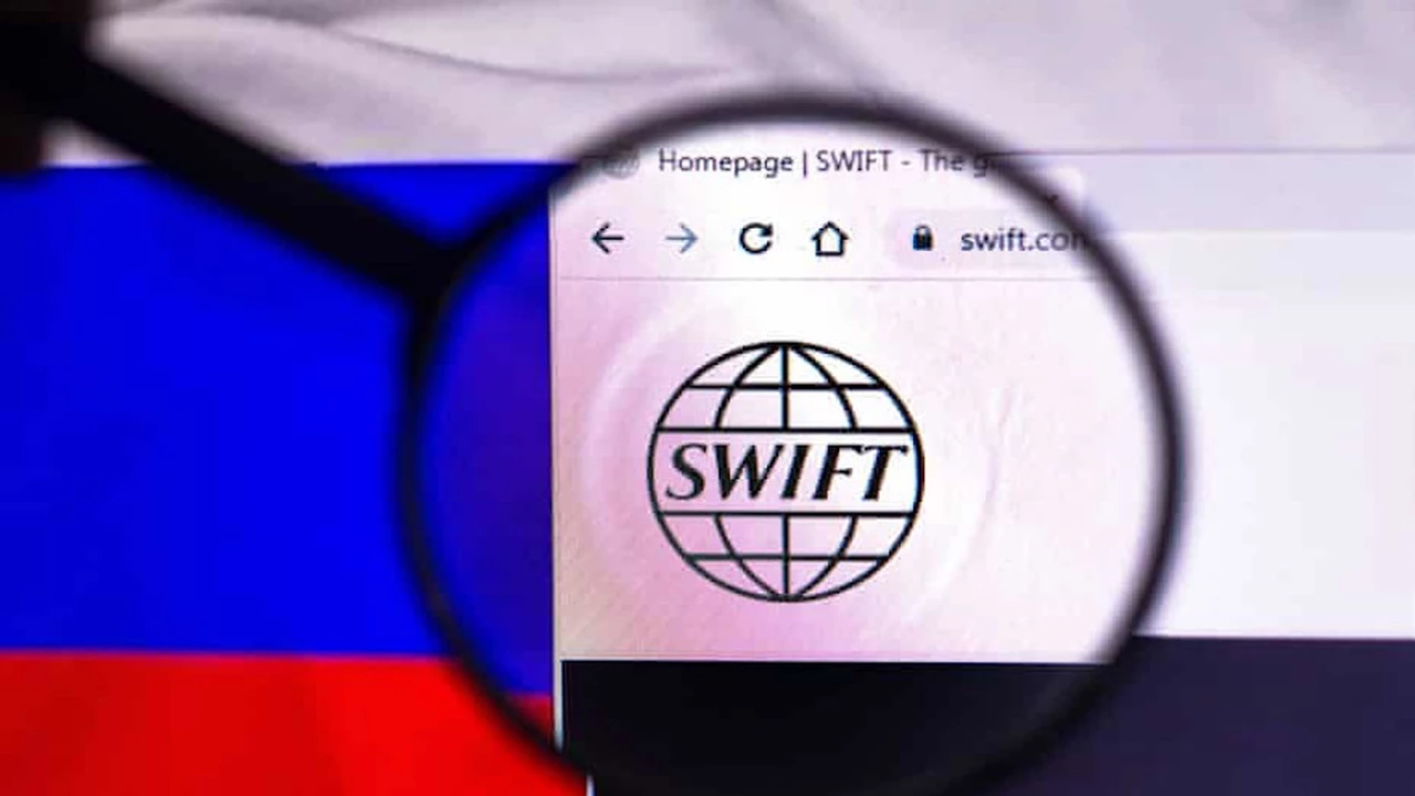 Qué es el código SWIFT, y cuál sería su relevancia en el conflicto Ucrania-Rusia