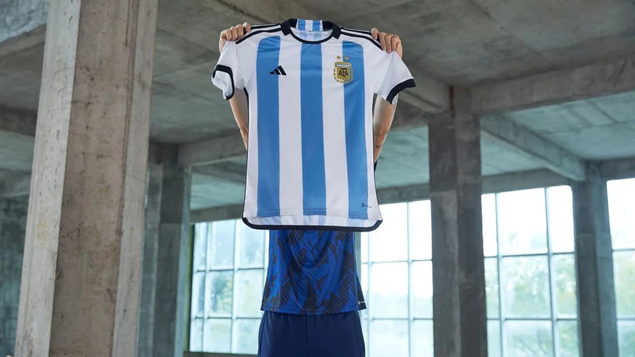 Mundial Qatar 2022: hoy sale a la venta la camiseta de la Selección Argentina con la tercera estrella
