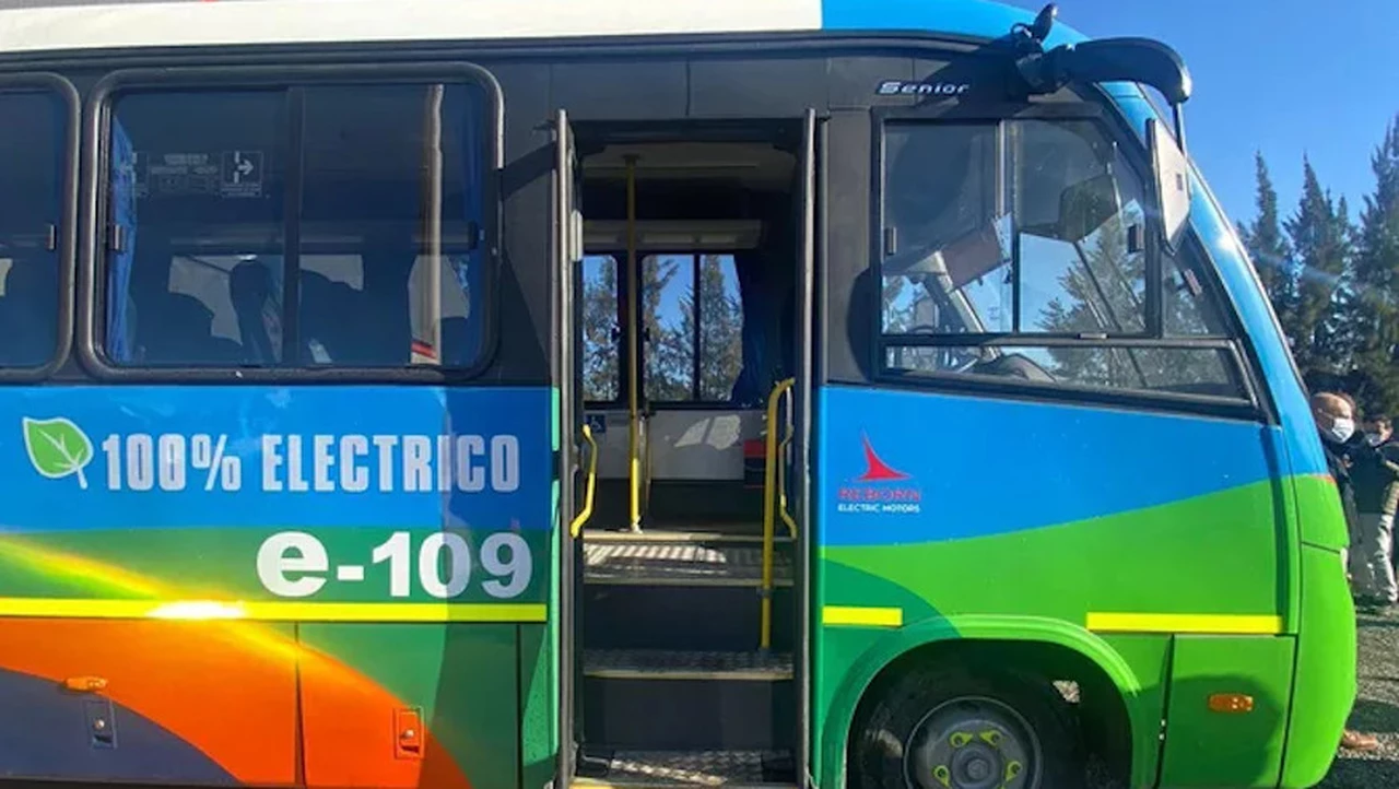 Sustentabilidad automotriz: Chile tiene su primer colectivo eléctrico, y es de producción nacional
