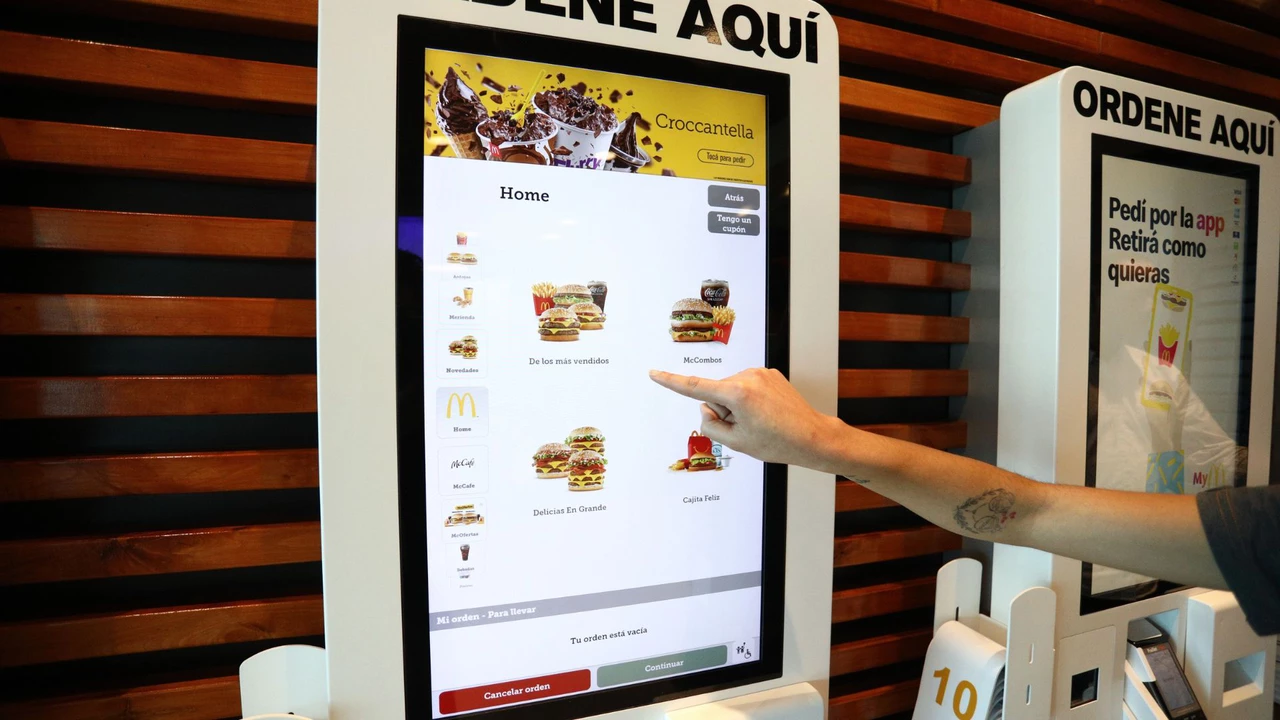 McDonald’s agrandó su "combo 4.0": cómo es el primer local con atención 100% digital