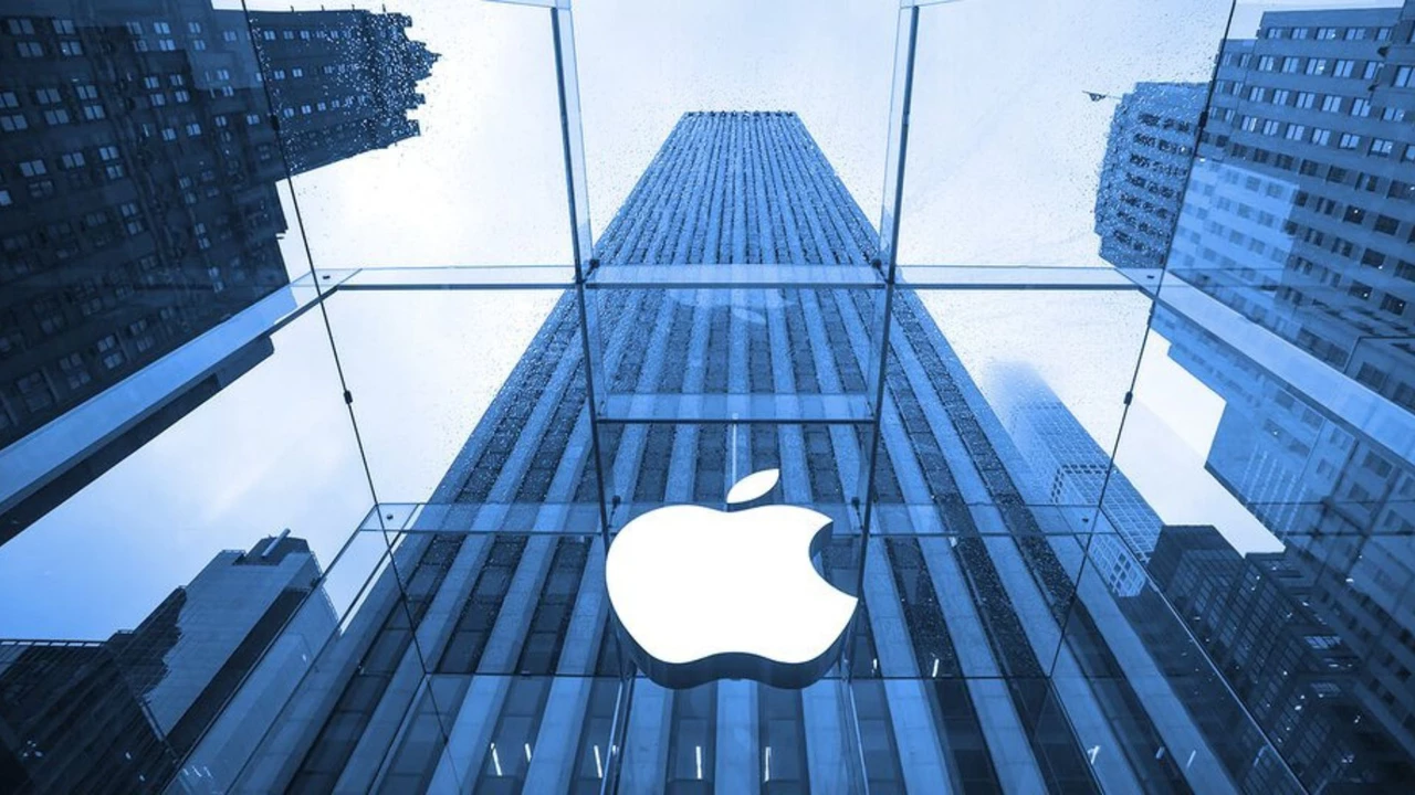 ¿Apple en crisis? por qué sus acciones se desplomaron 'abruptamente' y cuál fue el causante