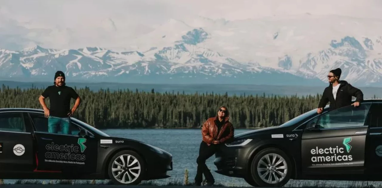 Unieron Alaska con Ushuaia en un Tesla: los detalles del histórico viaje que cautivó a Elon Musk