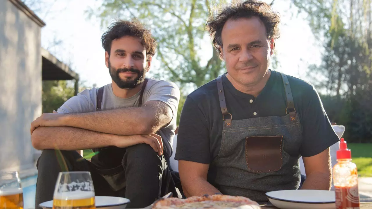 El chef Roberto Petersen y su hijo empezaron a vender pizzas y llegaron hasta Hong Kong