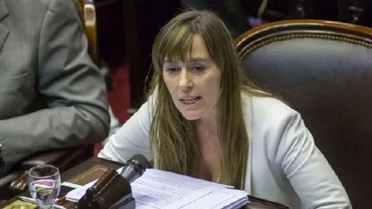Juliana Di Tullio se cruzó con Luis Caputo por el envío de lingotes de oro al exterior: qué se dijeron