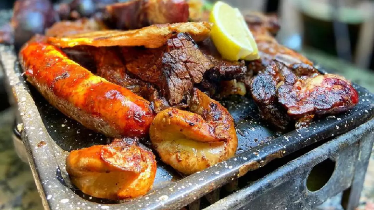 Seis parrillas de barrio para comer un buen asado en Buenos Aires (y no dejar el sueldo)