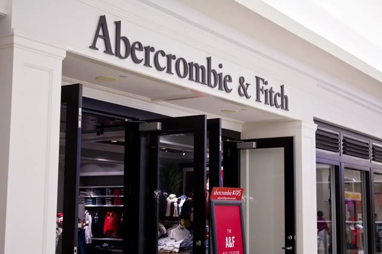 Por que la ropa de Abercrombie dejo de ser un objeto de deseo