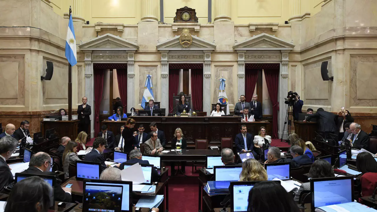 La oposición no juntó los votos en el Senado para voltear esta semana el DNU por los fondos de la SIDE