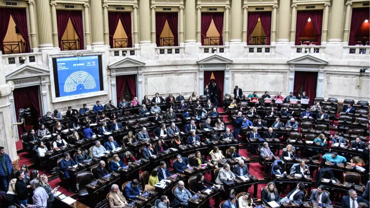 Quiénes fueron los diputados radicales que votaron para sostener el veto de Javier Milei