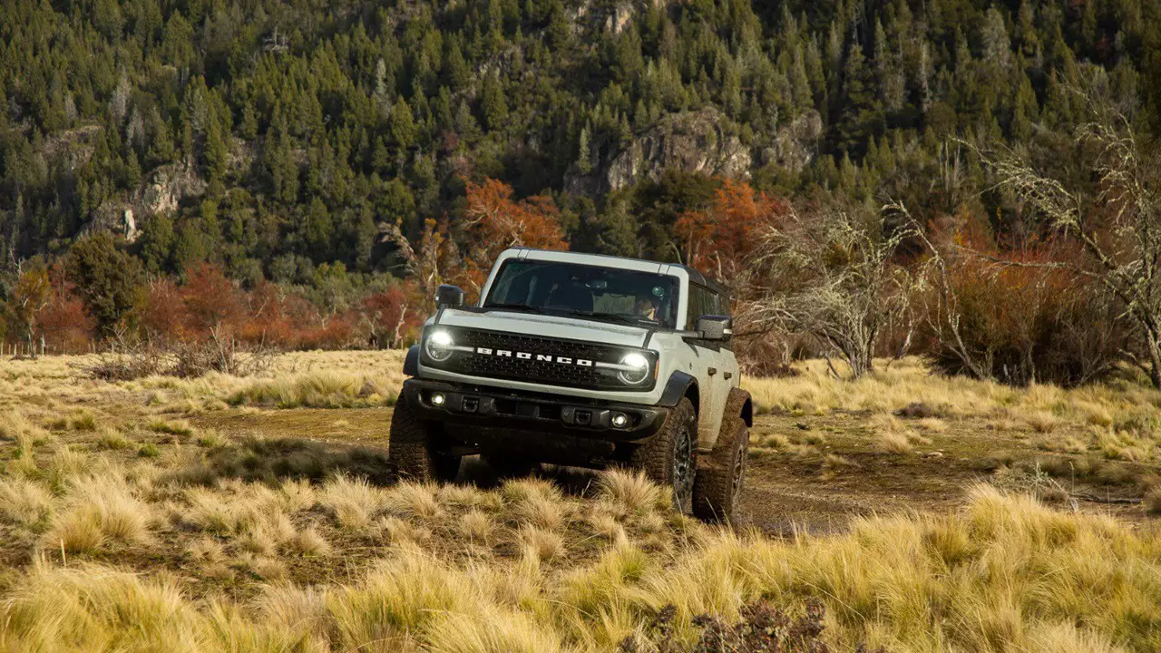 Ford Bronco Wildtrak V6: la historia de cómo por primera vez, un caballo diseñó un camino