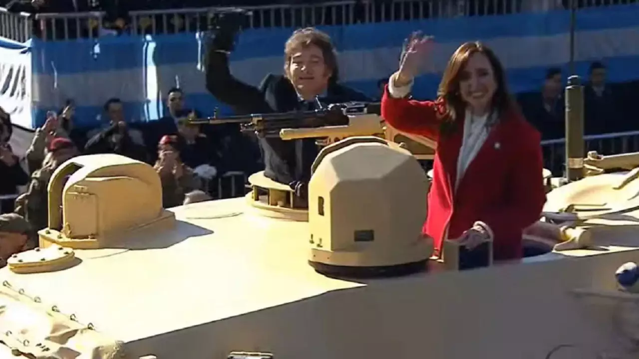 Acto del 9 de Julio: Milei y Villarruel se subieron a un tanque durante el desfile militar