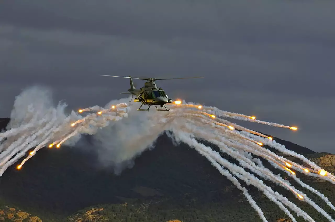 El Gobierno sigue con el rearme: destinará casi u$s100 millones a la compra de helicópteros navales