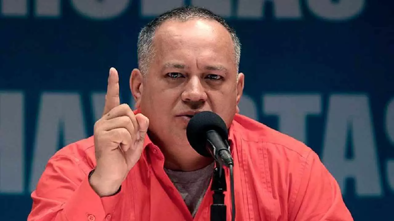 Diosdado Cabello le respondió a CFK fustigando al expresidente: "Al fascista de Milei le hace la fiesta Alberto Fernández"