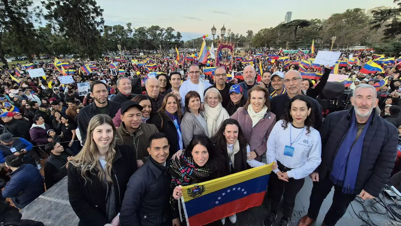 La embajadora de Venezuela denunció a Patricia Bullrich por "asediar" la sede diplomática