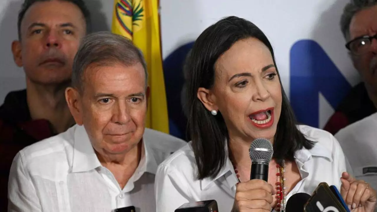 CORINA MACHADO Y EDMUNDO GONZÁLEZ