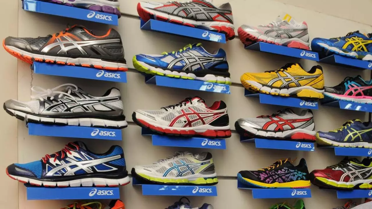 Cómo comprar zapatillas muy baratas en el outlet de Asics