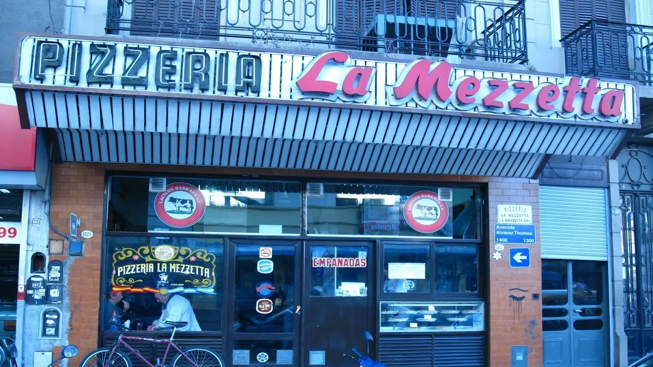 Cuánto sale comer en La Mezzetta, una de las mejores pizzerías de ...