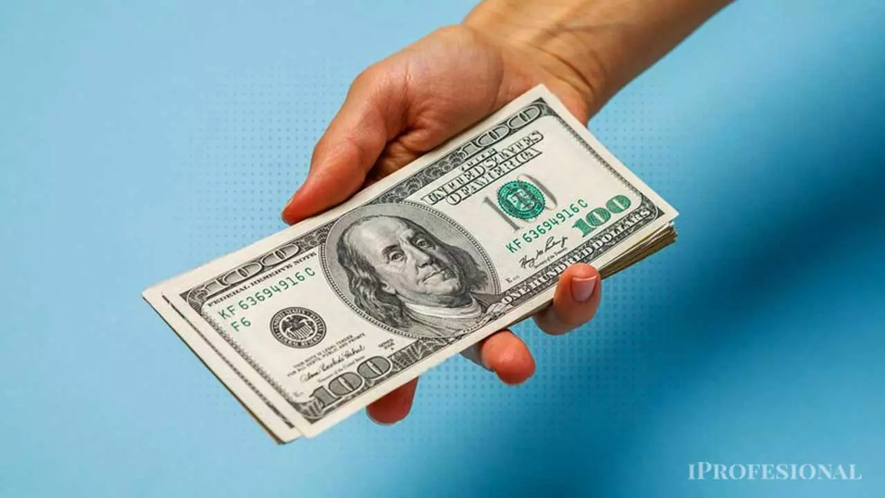 El dólar, la peor inversión del año: qué opción conservadora recomiendan desde la City