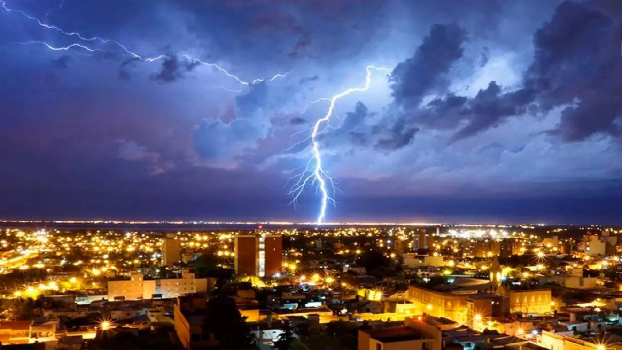 El Servicio Meteorológico Nacional alerta sobre la llegada de la Tormenta de Santa Rosa en Buenos Aires