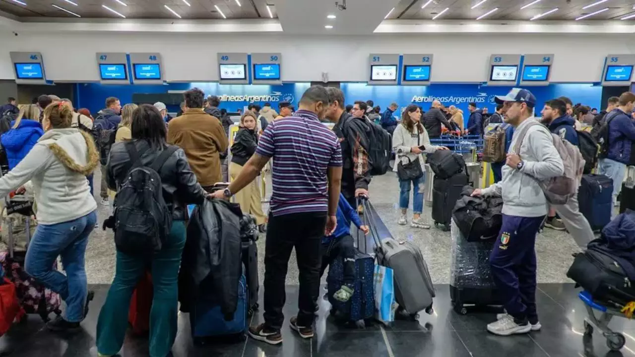 Aerolíneas Argentinas paro Ezeiza