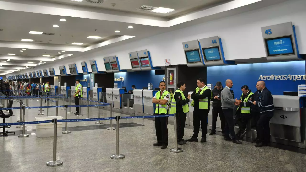 El paro de pilotos genera a Aerolíneas Argentinas pérdidas por u$s3 millones