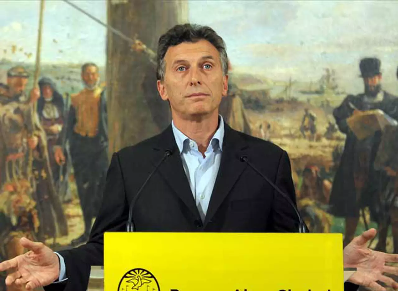 Mauricio Macri aprovechó que el mercado descuenta una devaluación y consiguió una tasa récord