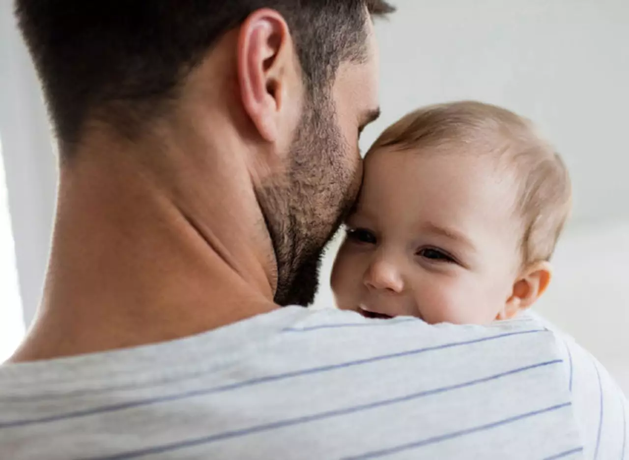 En la Argentina solamente la mitad de los trabajadores goza de las licencias por maternidad y paternidad