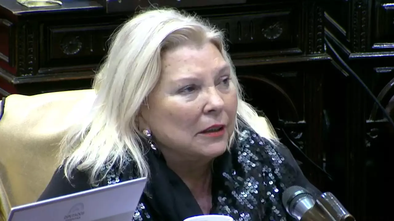 Según Carrió, el control antidoping para funcionarios públicos debe ser obligatorio