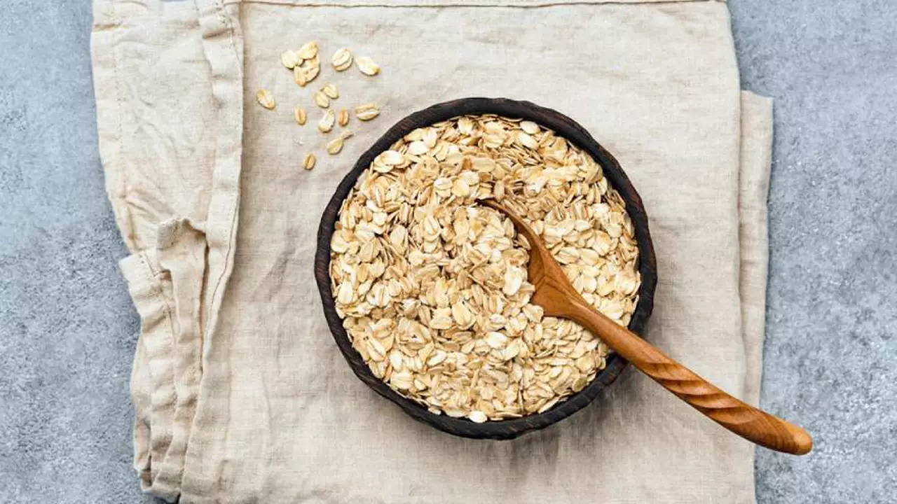 ¿La avena engorda?: beneficios reales de desayunar avena