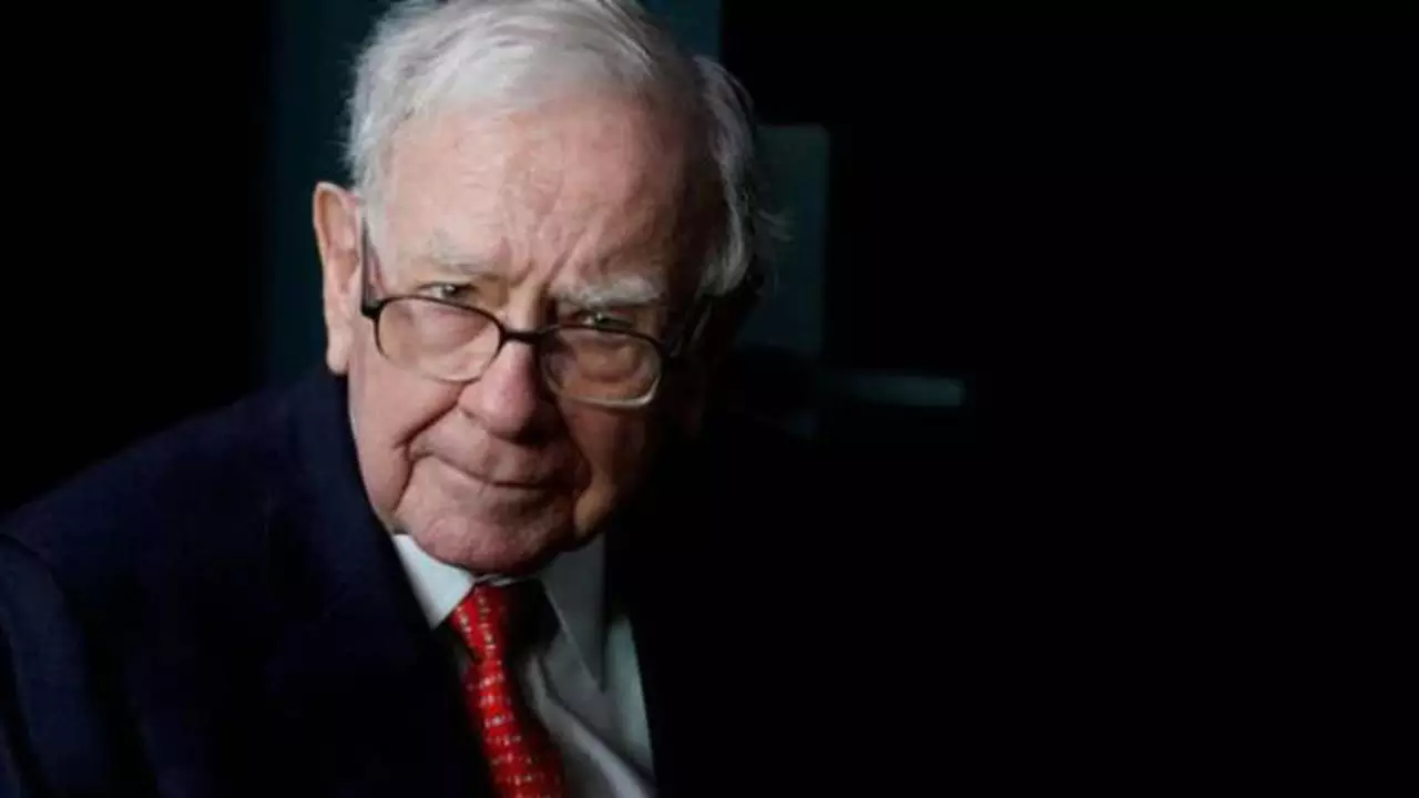 En qué neobanco cercano al Bitcoin invirtió Warren Buffet y de qué acciones se deshizo