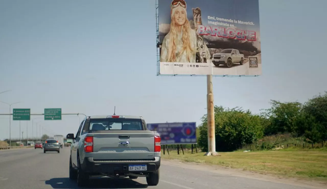 Cómo se ideó la espectacular campaña de Ford para entregar Maverick al primer cliente