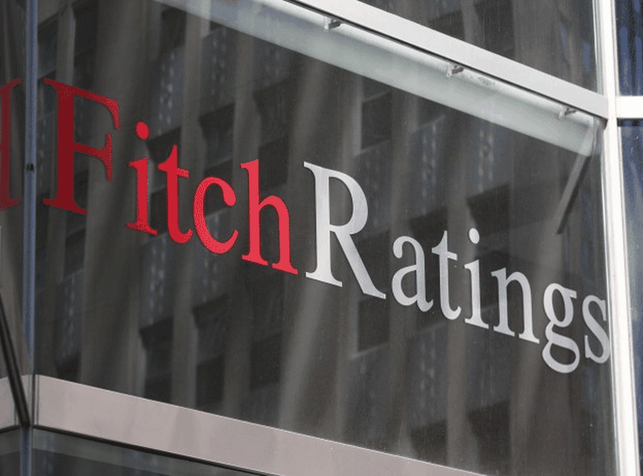 Fitch mantiene perspectiva negativa al sistema financiero argentino