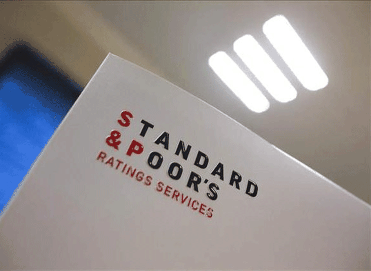 Un guiño del mercado: S&P subió la nota de la deuda argentina a "B"