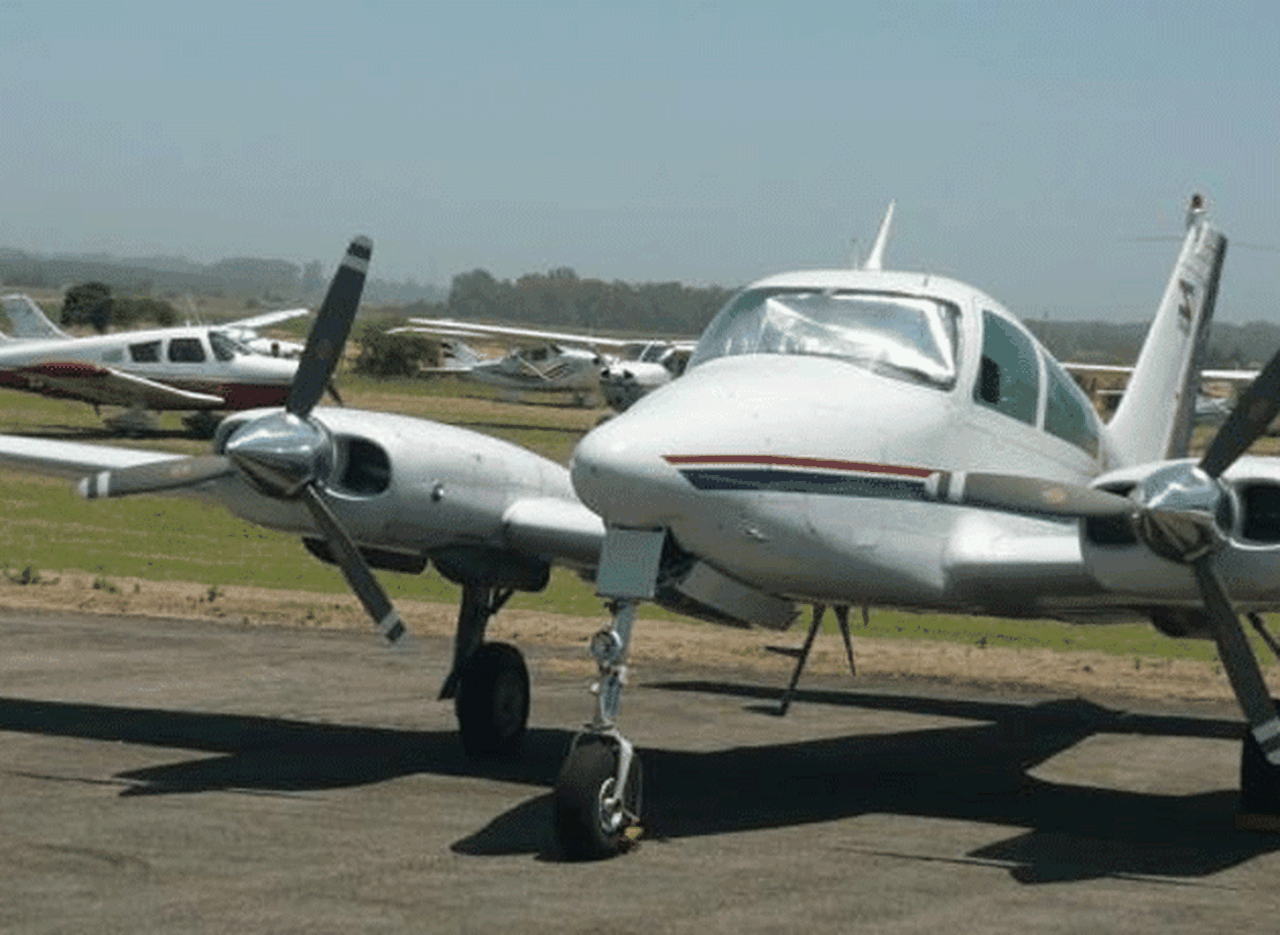 Pase libre en aeropuerto de Montevideo: aviones de Báez aterrizaron sin control aduanero