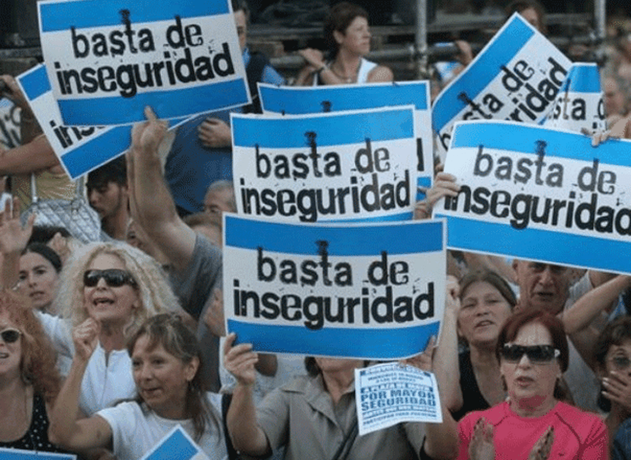 Ocho de cada diez argentinos creen que la inseguridad aumentó y la ubican al tope del ranking de preocupaciones
