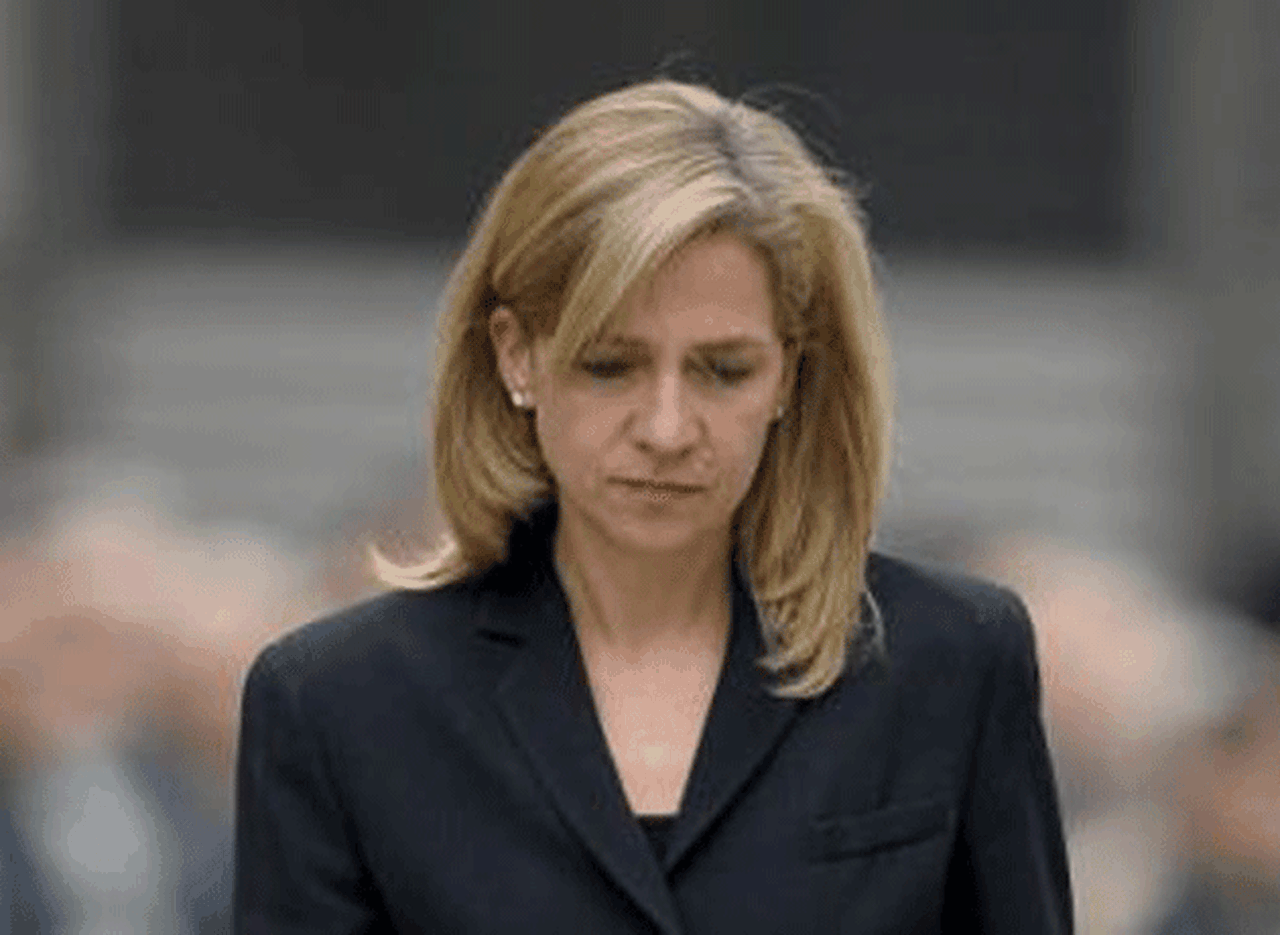 La realeza española, en el ojo de la tormenta: la infanta Cristina compareció ante la Justicia
