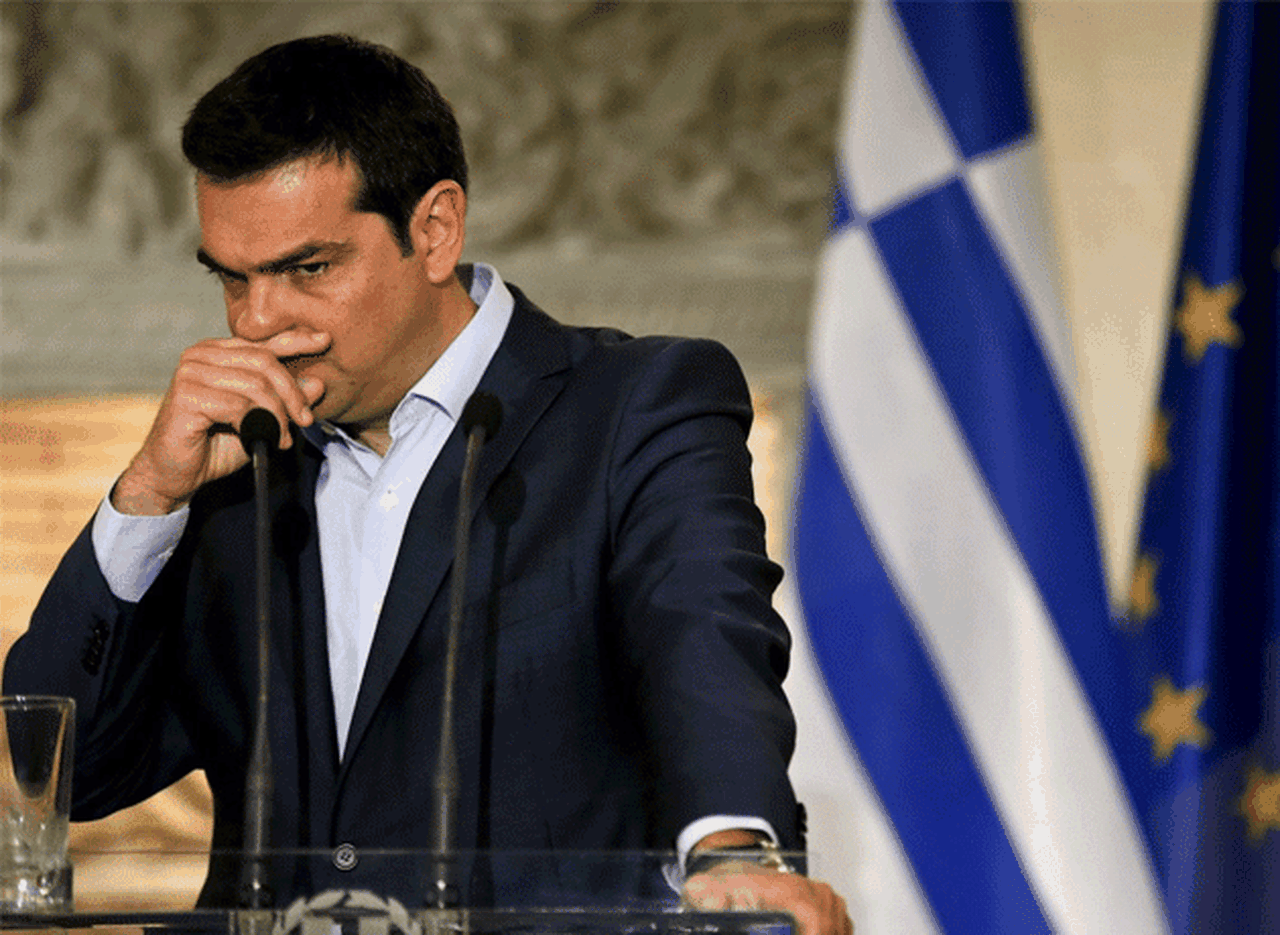 El calvario de Alexis Tsipras: con el plan de ajuste le da la espalda al "no" de los griegos en el referéndum