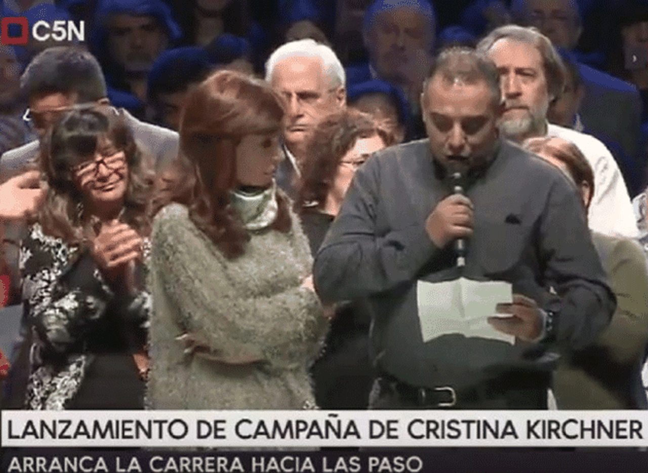 El taxista del acto de Cristina que hizo llorar a todos es militante de un partido y su jefe está en la lista de CFK