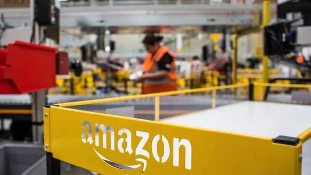 Los trabajadores de esta planta de Amazon denuncian condiciones que vulneran sus derechos
